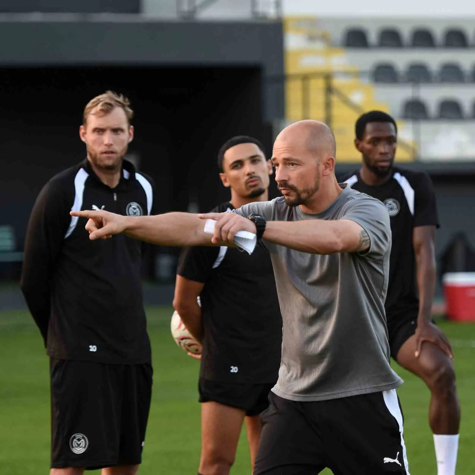 Manisa FK’da rota yeniden çizildi: İmzalar Nestor El Maestro için atıldı