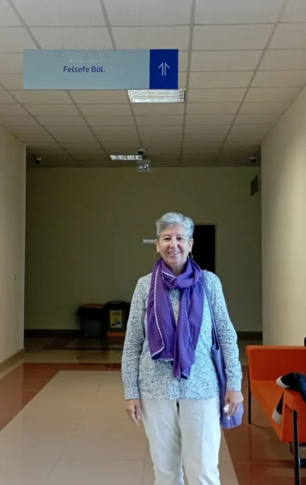 Diploma koleksiyonuna yeni bir halka ekledi: 62 yaşında felsefe yolculuğuna çıktı