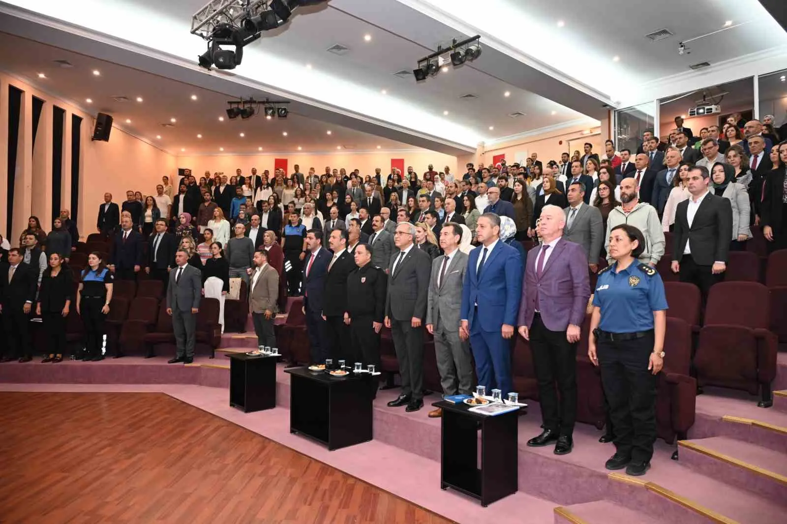 Manisa'da eğitimde güvenlik seferberliği: Okul yöneticileri risklere karşı bilgilendirildi