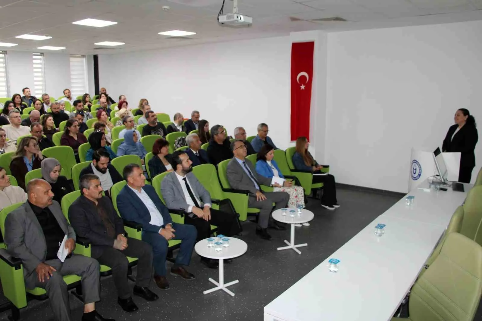 ADÜ'de veri güvenliği için kritik buluşma: Uzman isimden uygulamalı eğitim