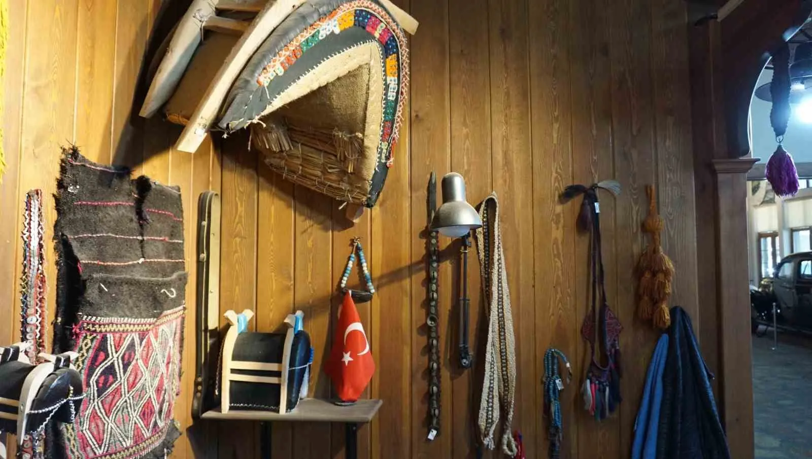 Semerin son ustasından minyatür direniş: Tarihi zanaat artık vitrinleri süslüyor