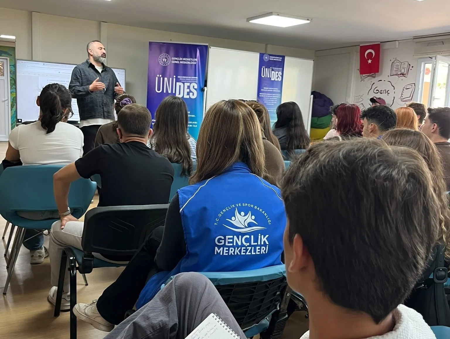 Muğlalı gençler fikirlerini hayata geçirmek için bir araya geldi: ÜNİDES kapıları aralıyor