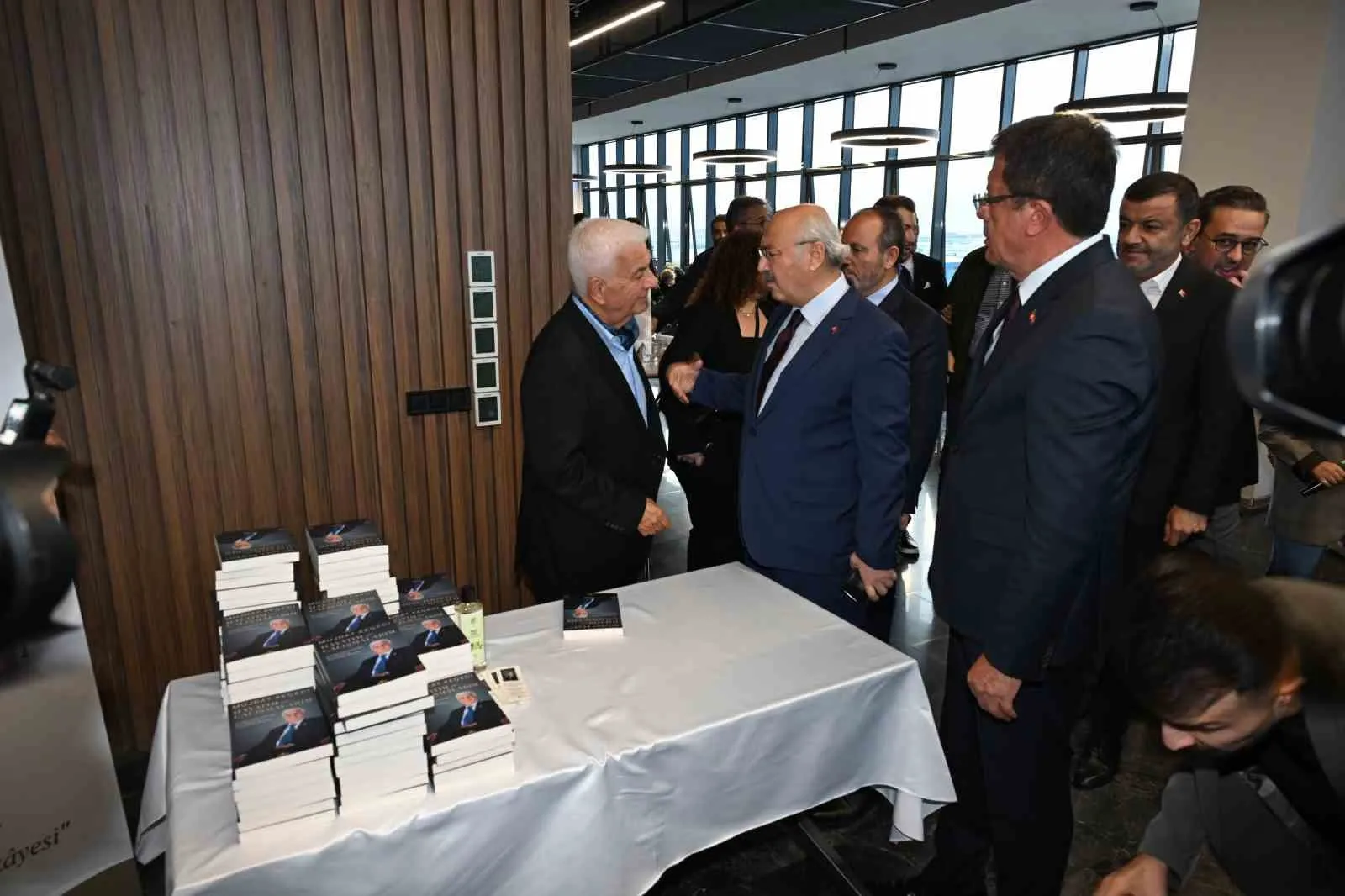 Denizli sanayisinin hafızası kitaplaştı: Müjdat Keçeci’nin liderlik serüveni