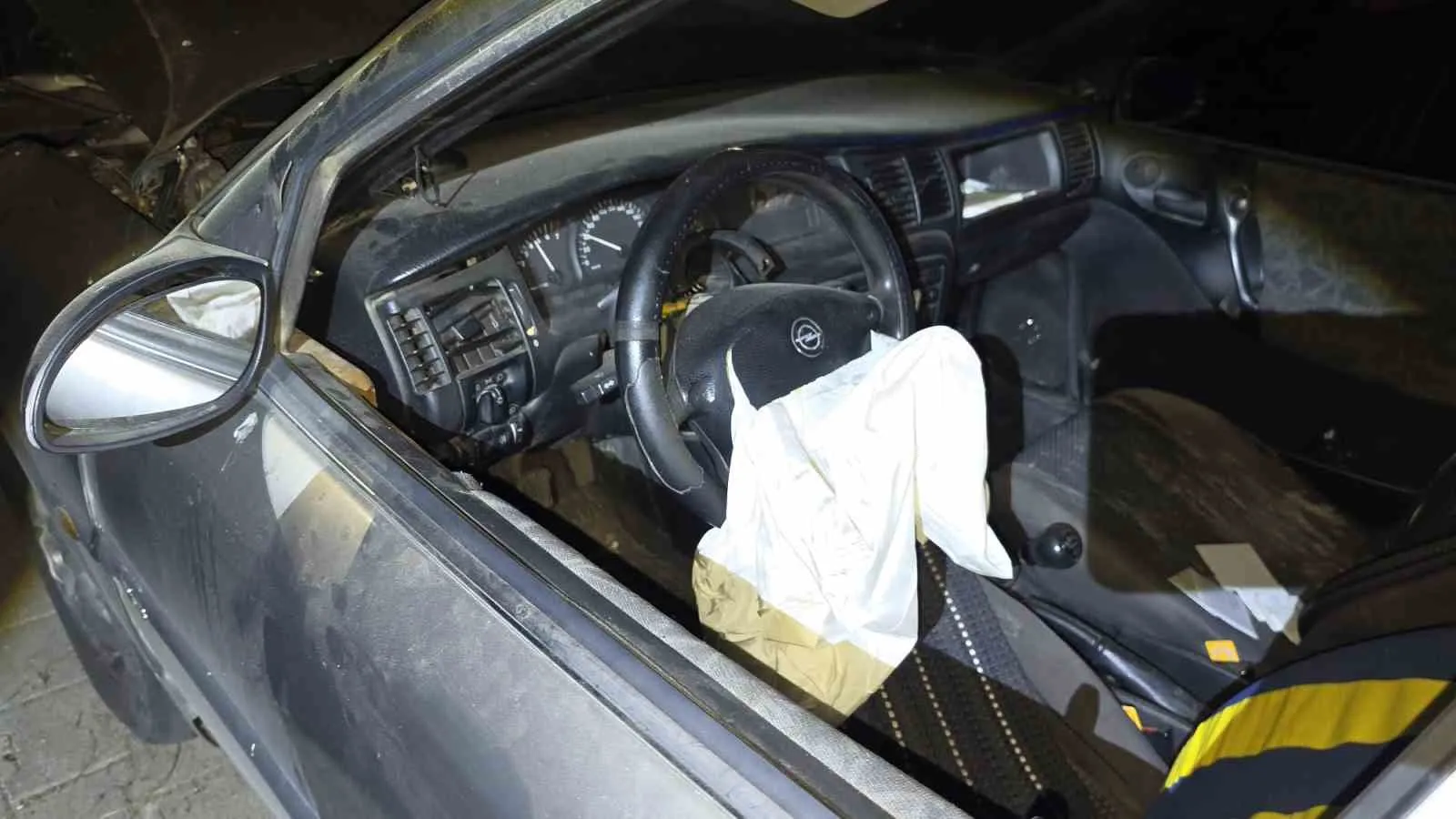 Nazilli'de korku dolu anlar: Piknik alanına uçan otomobilde can pazarı