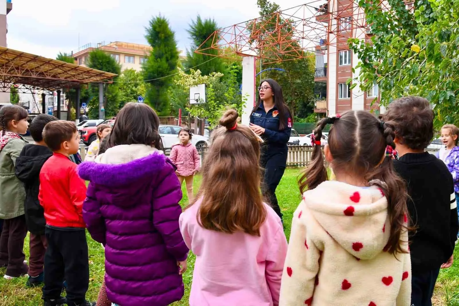 Geleceğin itfaiyecileri iş başında: Miniklerden tam not alan tatbikat