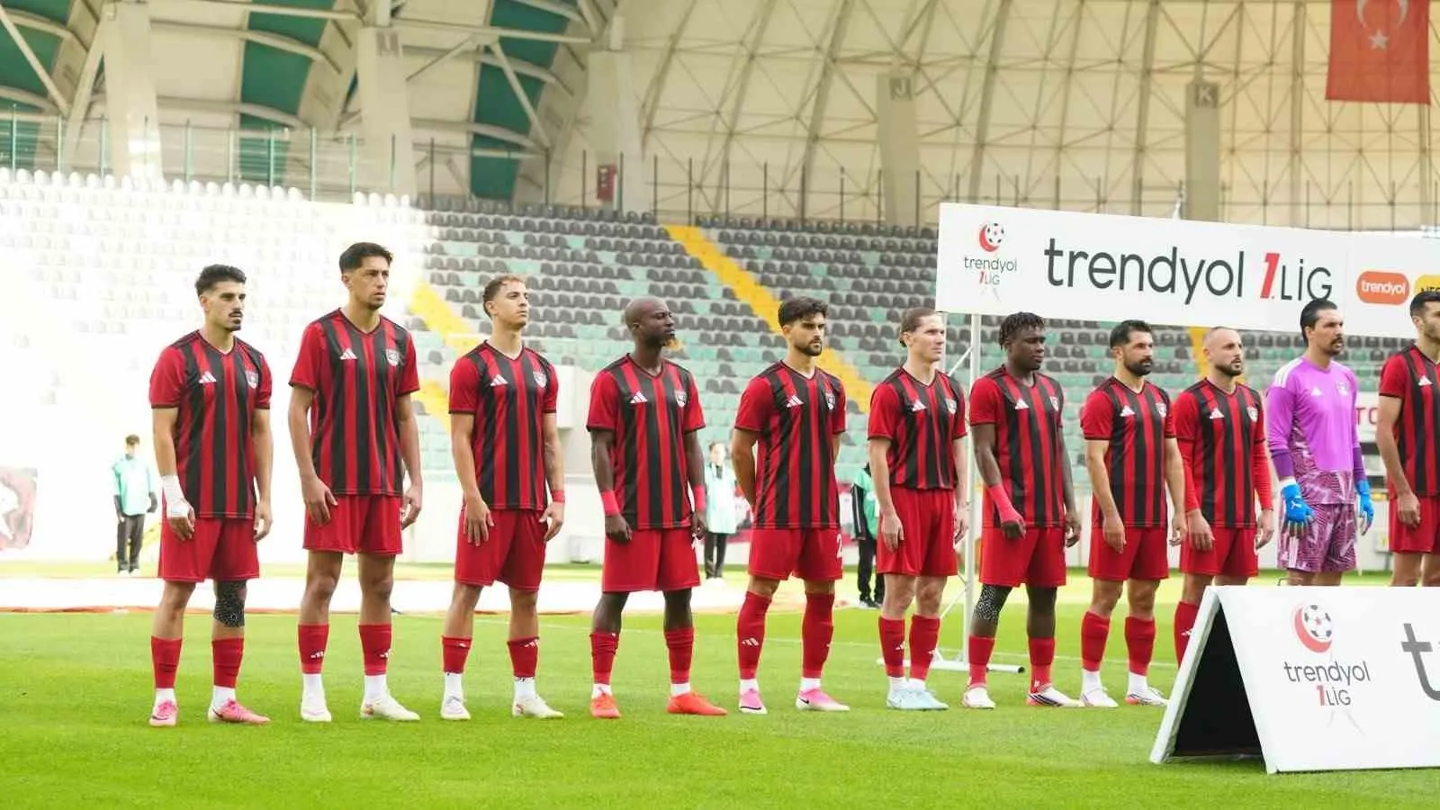Akhisar deplasmanında Ümraniyespor rüzgarı: Vanspor FK puan çıkaramadı