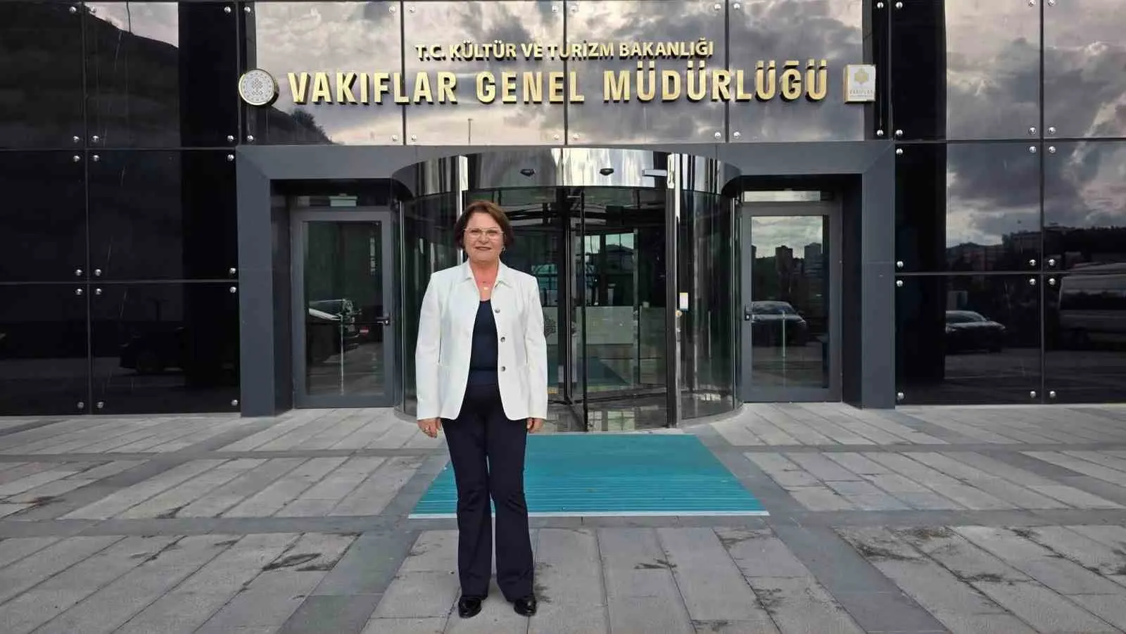 Didim'de kamusal alan hamlesi: Vakıflar arazisi belediyeye geçti