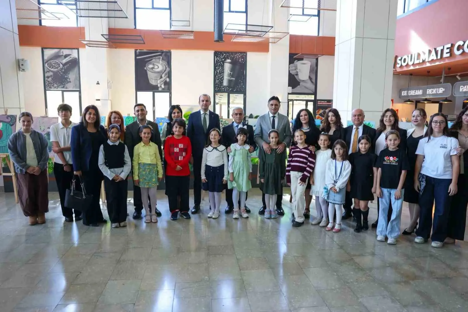 Zeytinin bereketi tuvale yansıdı: Genç yeteneklerden sanat şöleni