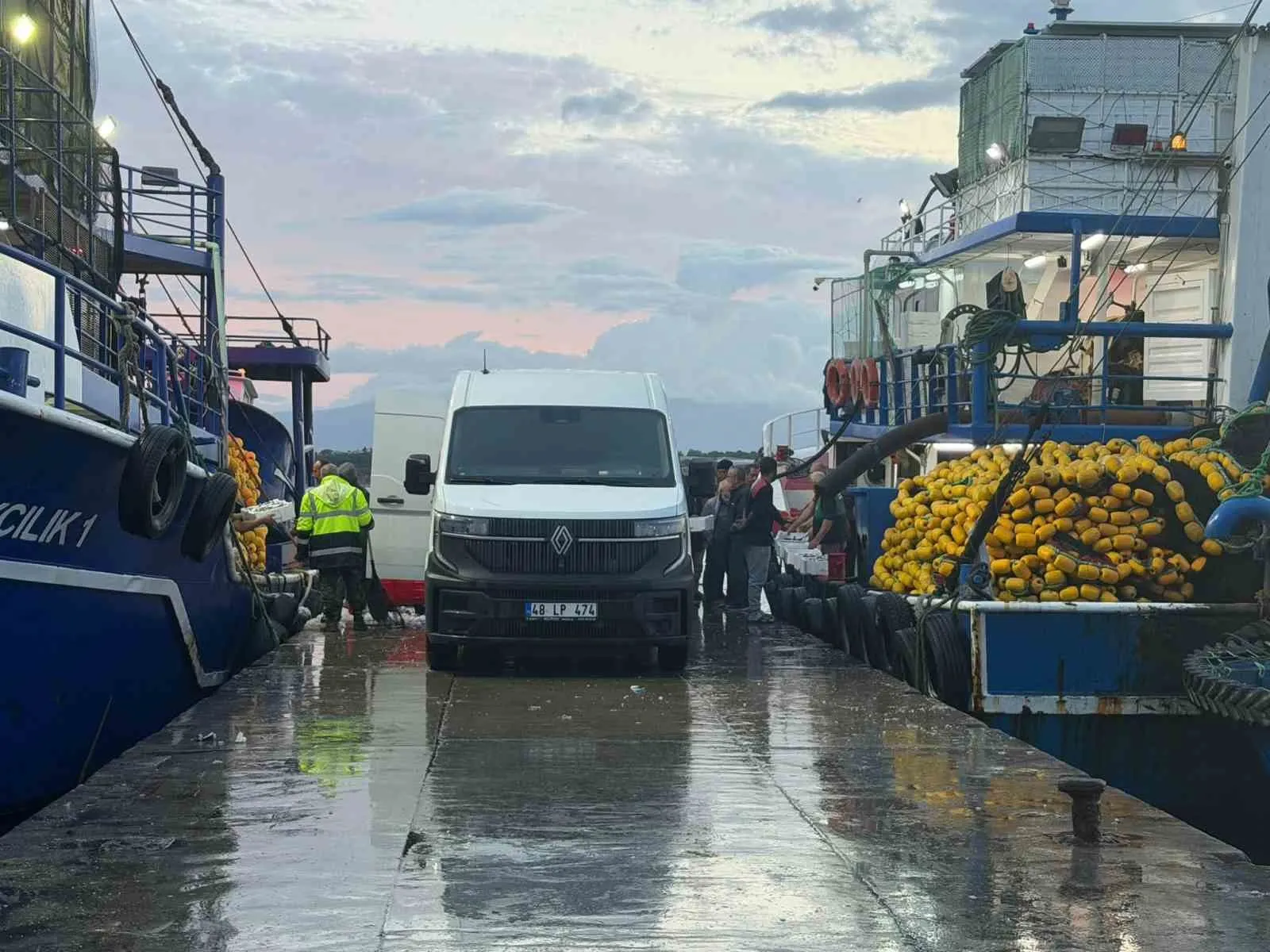 Didim'de denizlerdeki hamsi bereketi için sıkı takip: Ekipler sahaya indi