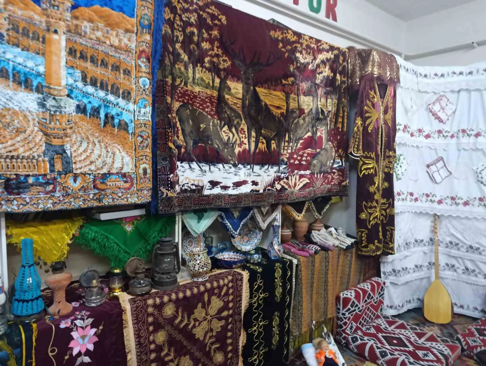 Bolvadin'de okul sıralarından geleneklere uzanan yolculuk: Kültür Evi kapılarını açtı
