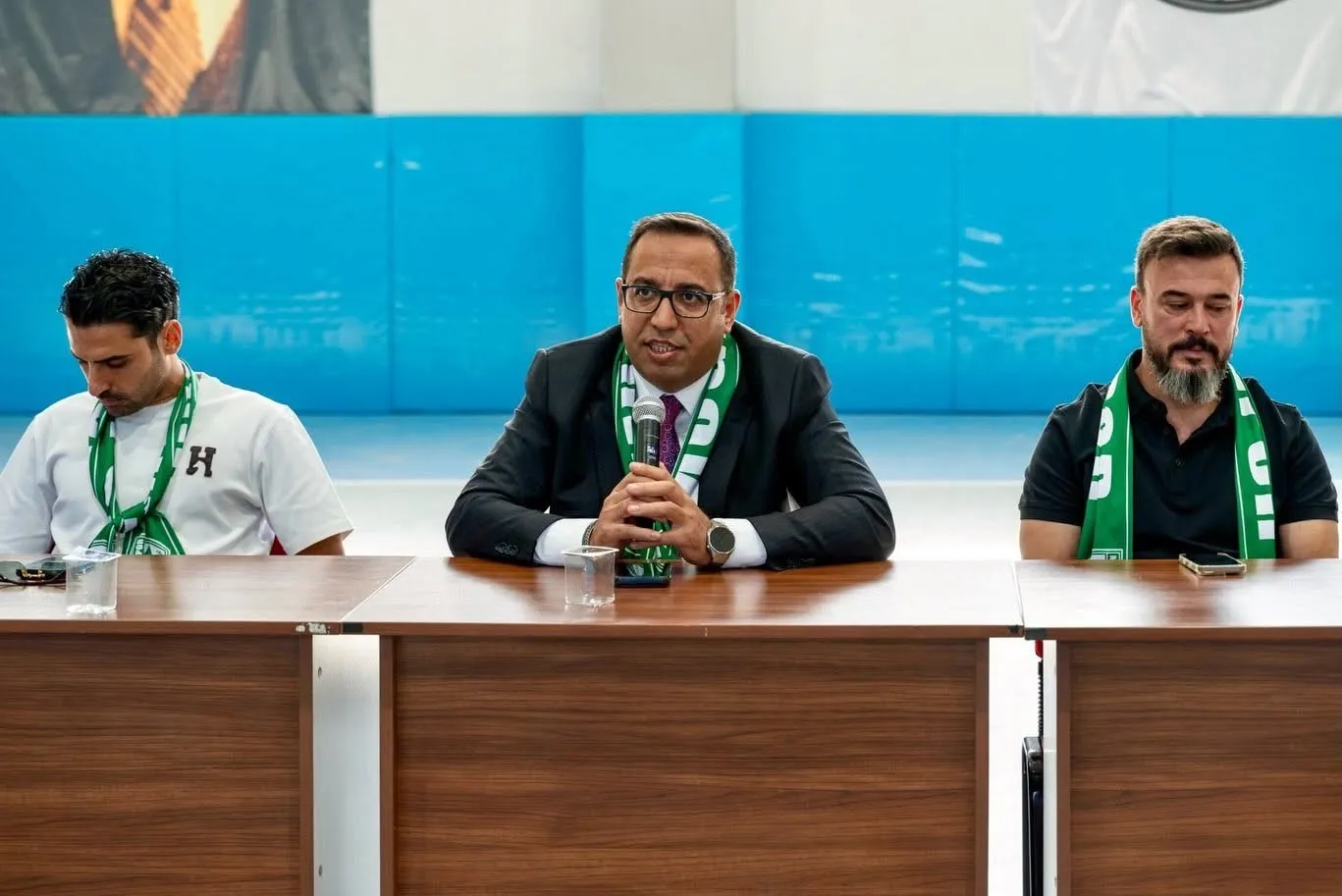 Sahadan sınıfa uzanan dostluk köprüsü: Muğlasporlu yıldızlar öğrencileri büyüledi