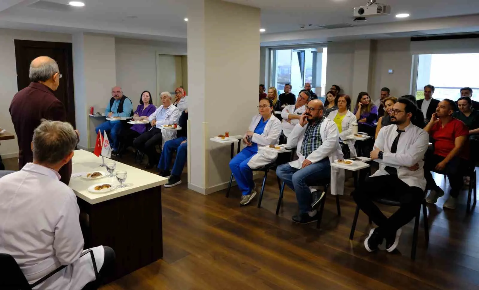 Denizli Tekden Hastanesinde bayrak değişimi: Yeni dönem Prof. Dr. Erdem’e emanet