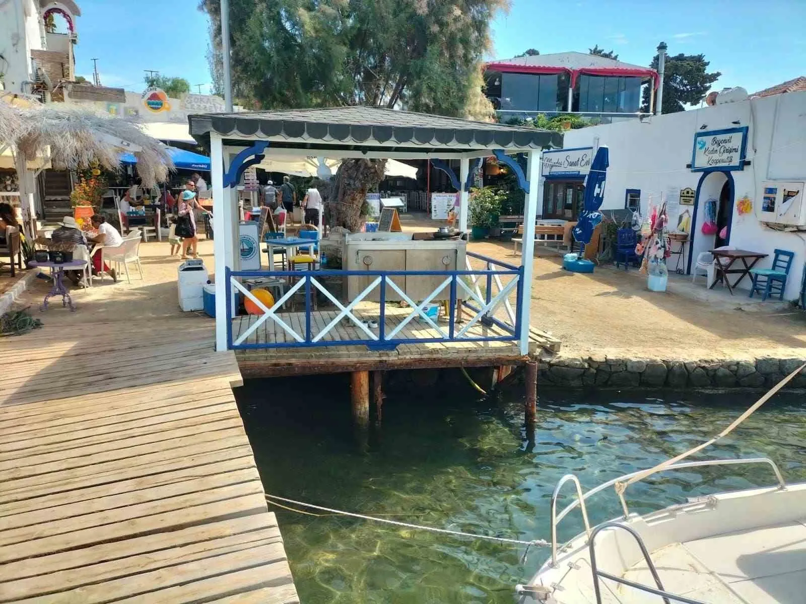 Bodrum’un imzası tazeleniyor: Mavi ve beyaz doku titizlikle korunuyor