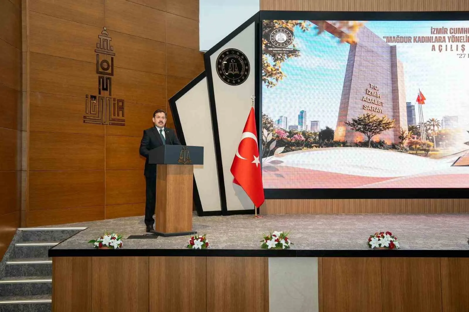 İzmir'de kadınlar için hukuk seferberliği: Haklarını öğrenerek güçlenecekler