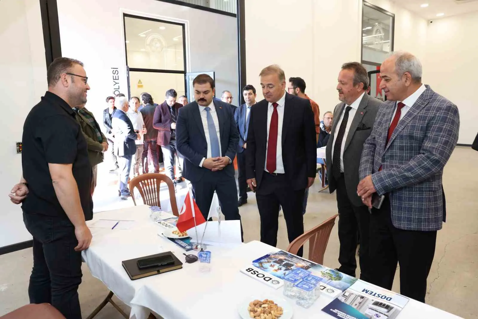 Denizli sanayisinde dev buluşma: 50 firma iş arayanlarla masaya oturdu