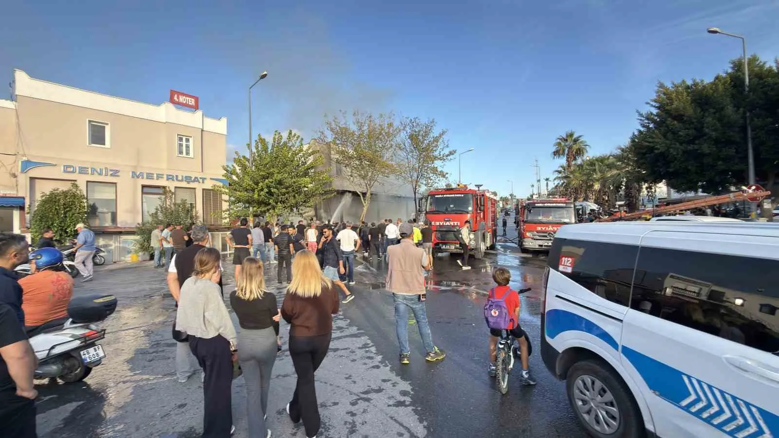 Bodrum'da korku dolu anlar: Depo dakikalar içinde küle döndü
