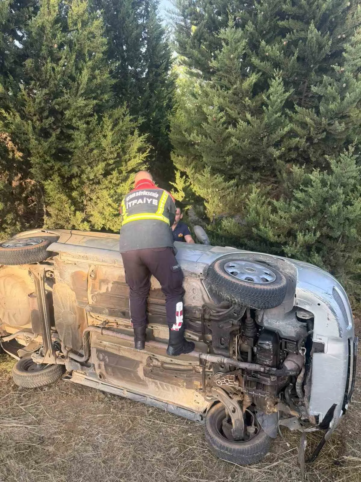 Germencik yolunda korkutan kaza: Direksiyon hakimiyetini kaybetti, araç takla attı