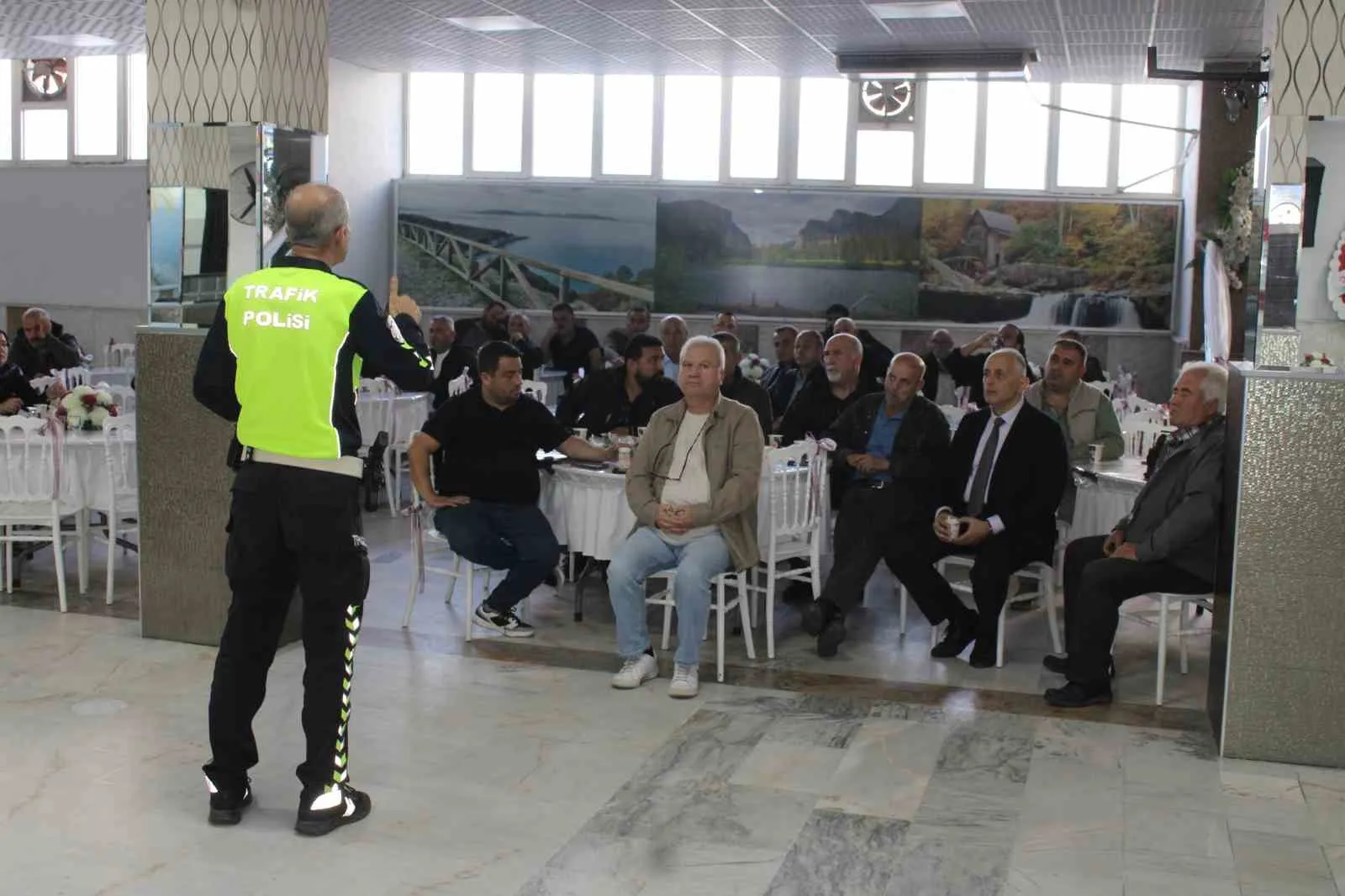 Aydın’da servis şoförlerine kritik uyarı: Çocuklarımızın güvenliği için kuralları tazelediler