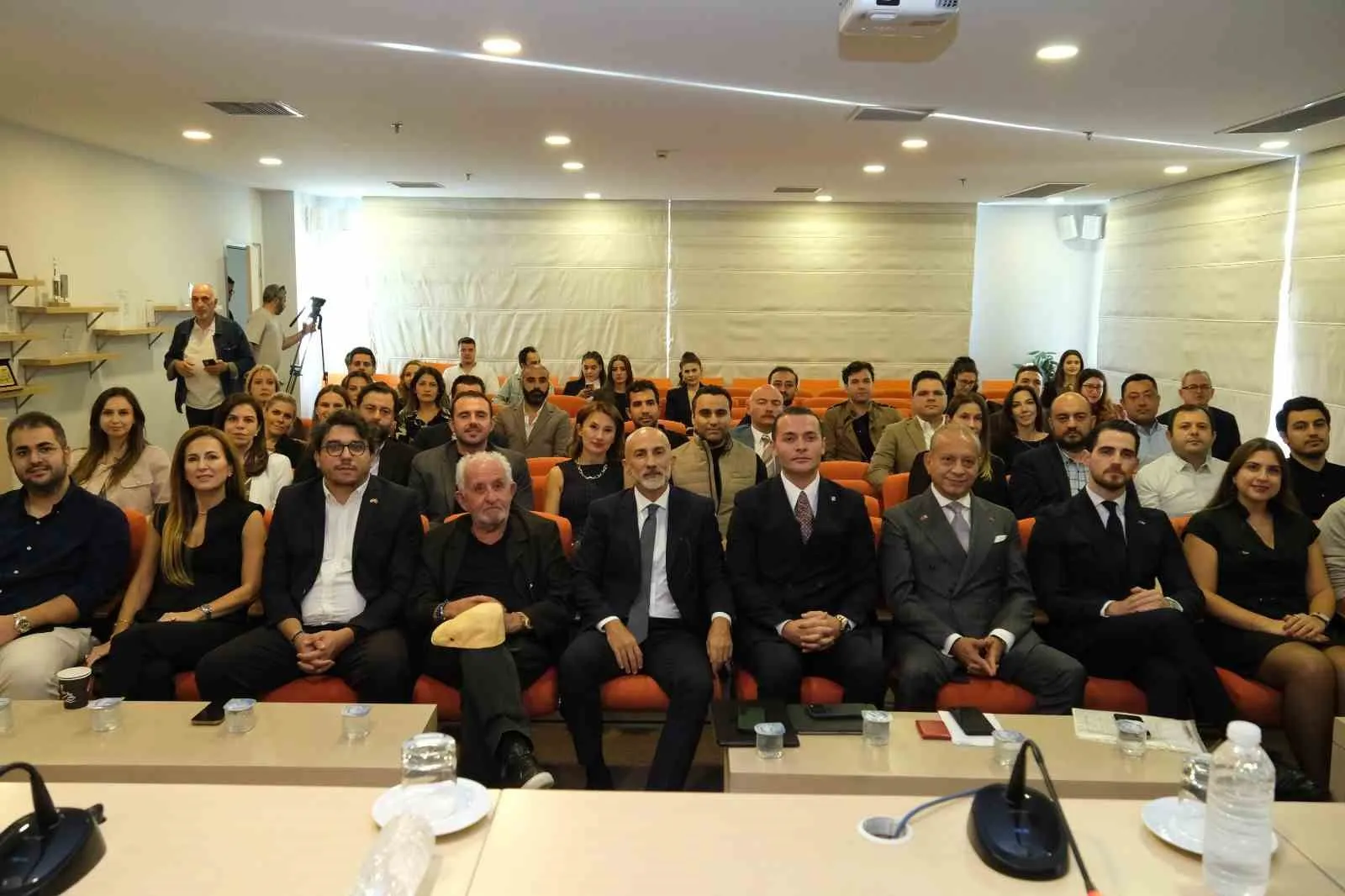 Diplomasinin yeni yüzü iş dünyası: EGİAD’dan küresel iş birliğine tam destek