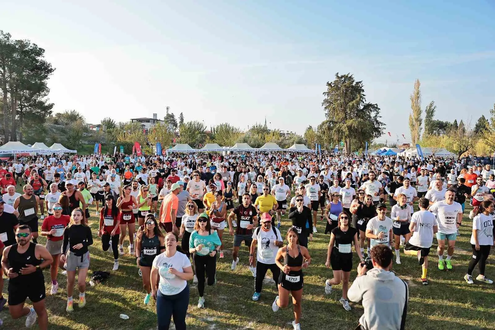 Pamukkale’nin Büyülü Rotasında Cumhuriyet Coşkusu: Lykos Yarı Maratonu İçin Geri Sayım Başladı