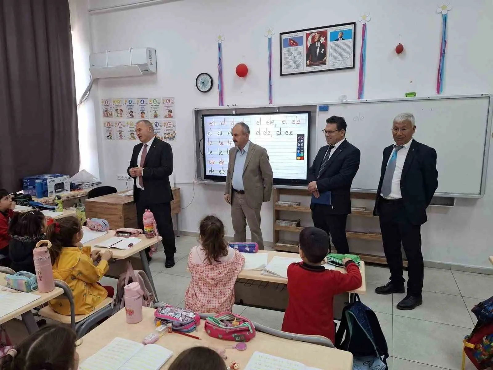 Sarıgöl'de eğitimde geleneksel rüzgarlar esiyor: Oyunlar sınıfa taşındı