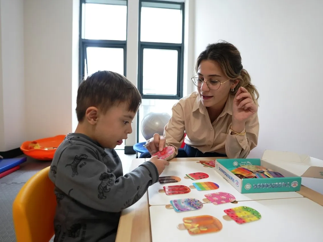 Minik Hüseyin’in azmi engelleri aştı: Artık kendi ayakları üzerinde duruyor