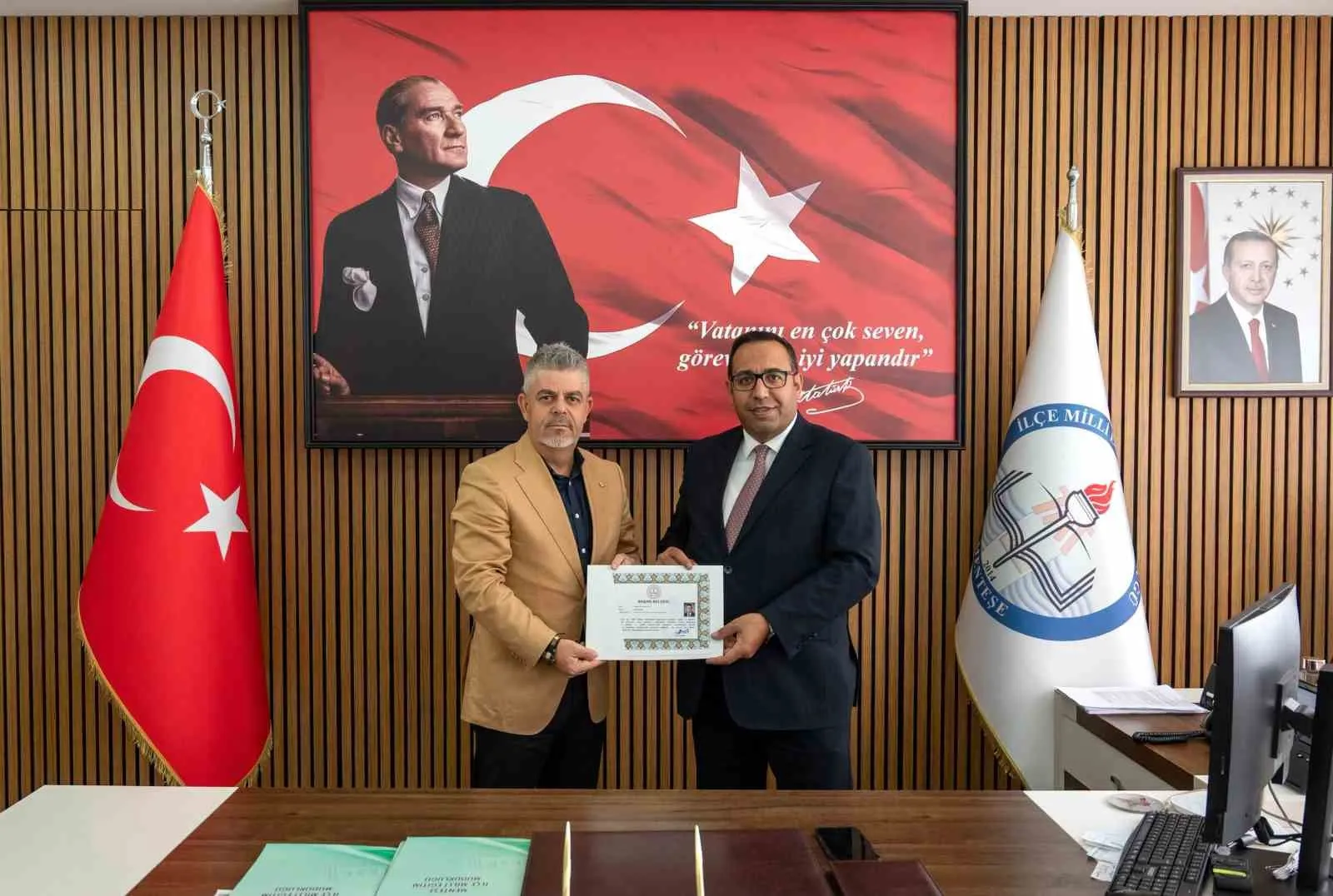 Menteşe’de eğitim neferlerine onur günü: Başarı belgeleri sahiplerini buldu