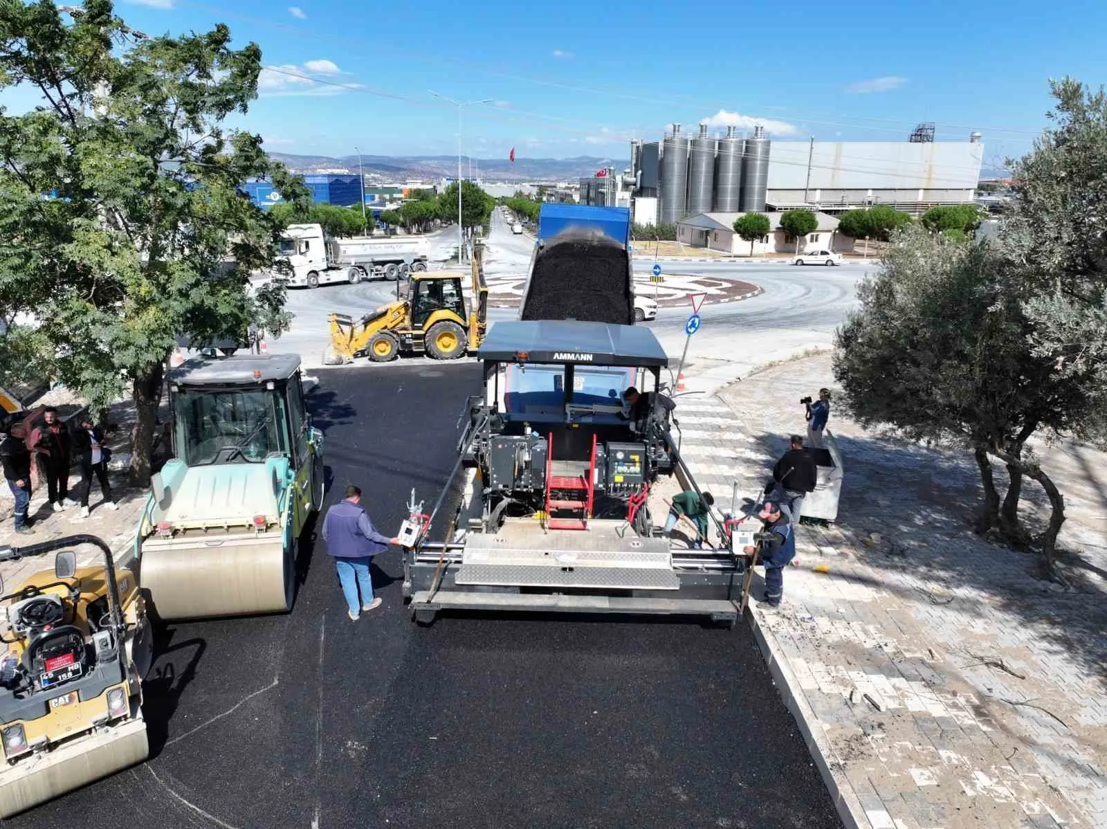 Emlakdere’de ulaşım çilesi bitti: Yollar modern asfaltla buluştu