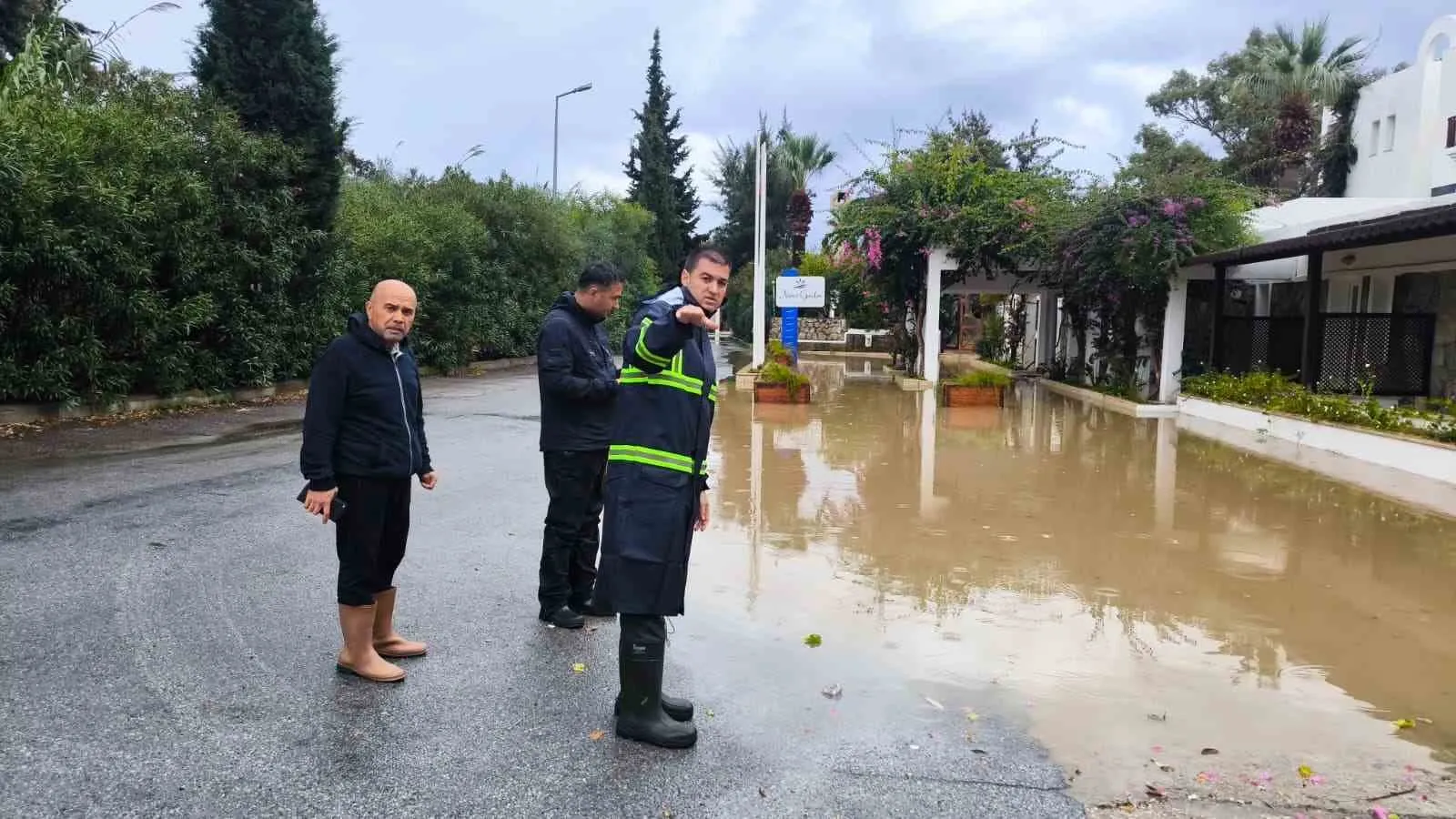 Bodrum'da sağanak alarmı: Başkan Mandalinci ve heyeti sahaya indi