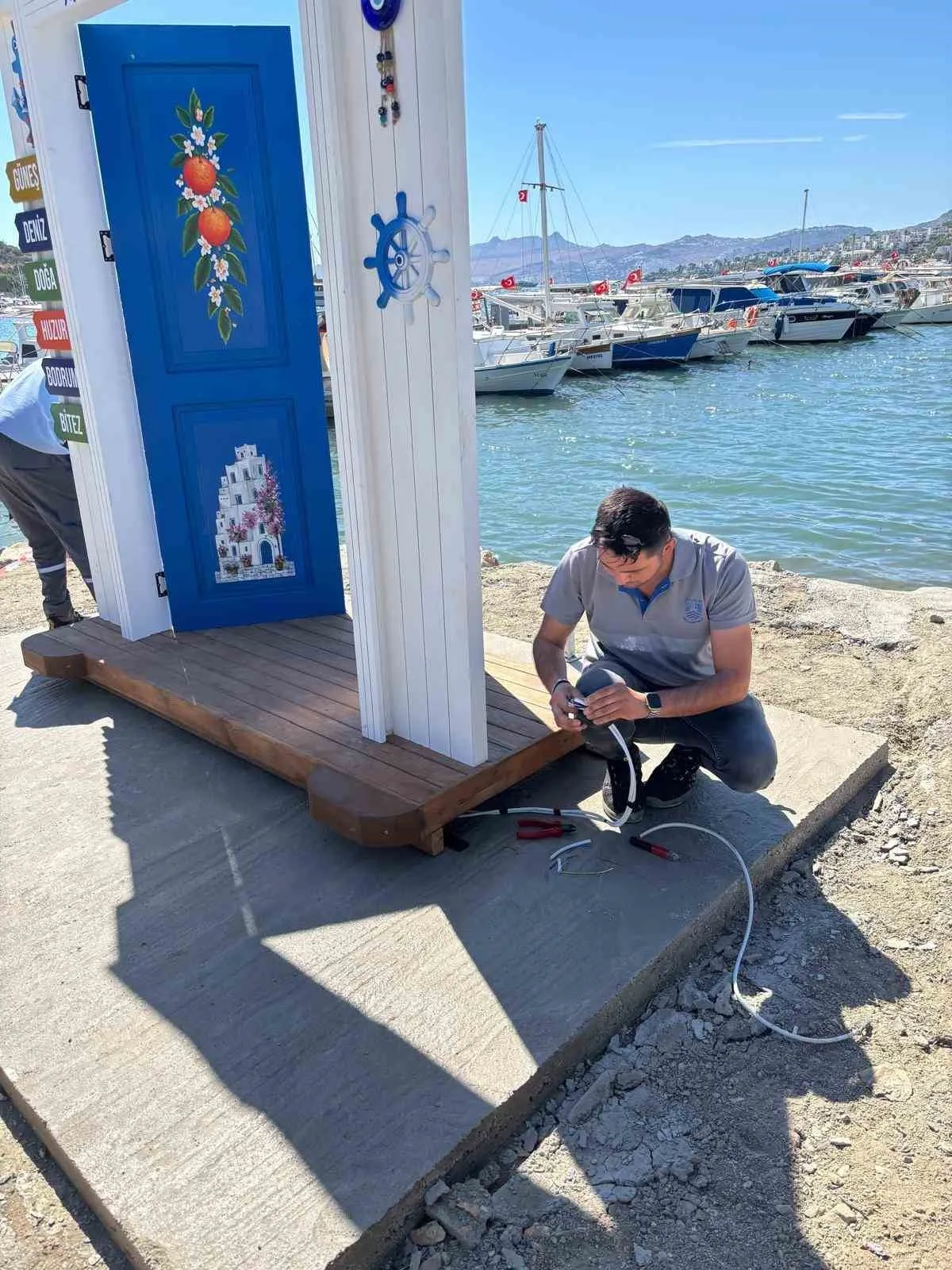 Bodrum'da geceyi aydınlatan dokunuş: Belediye ekipleri seferber oldu
