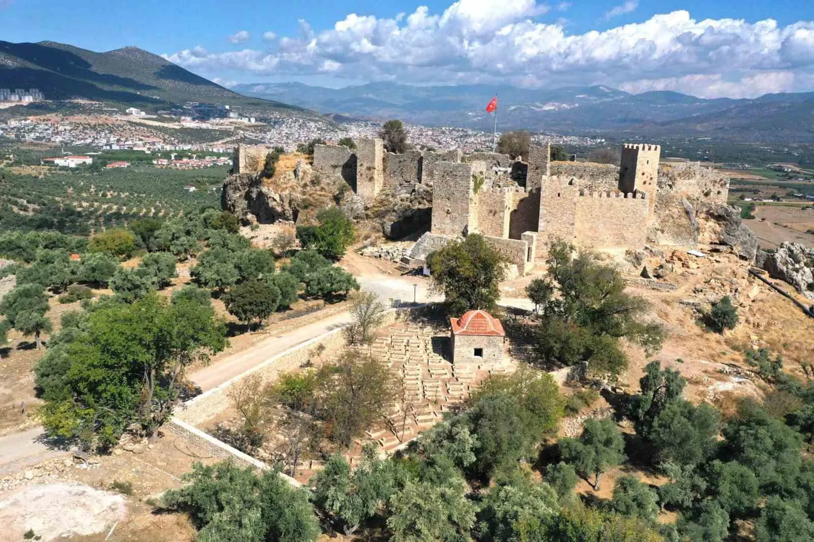 Menteşe Beyliği’nin kadim mirası gün yüzüne çıkıyor: Beçin’de restorasyon seferberliği