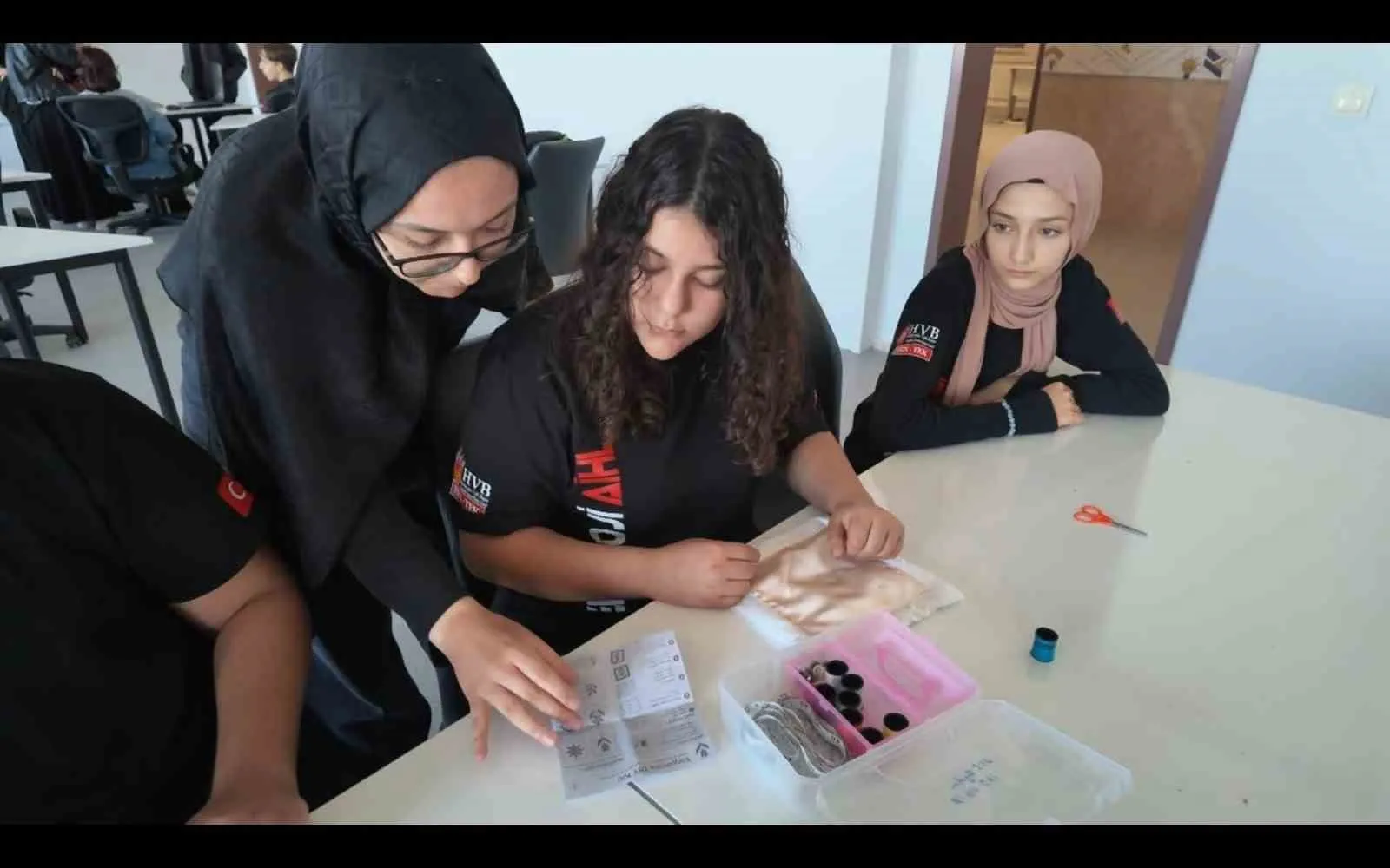 Zanaatın son temsilcileriyle buluştular: Gençlerden kültürel mirasa vefalı dokunuş