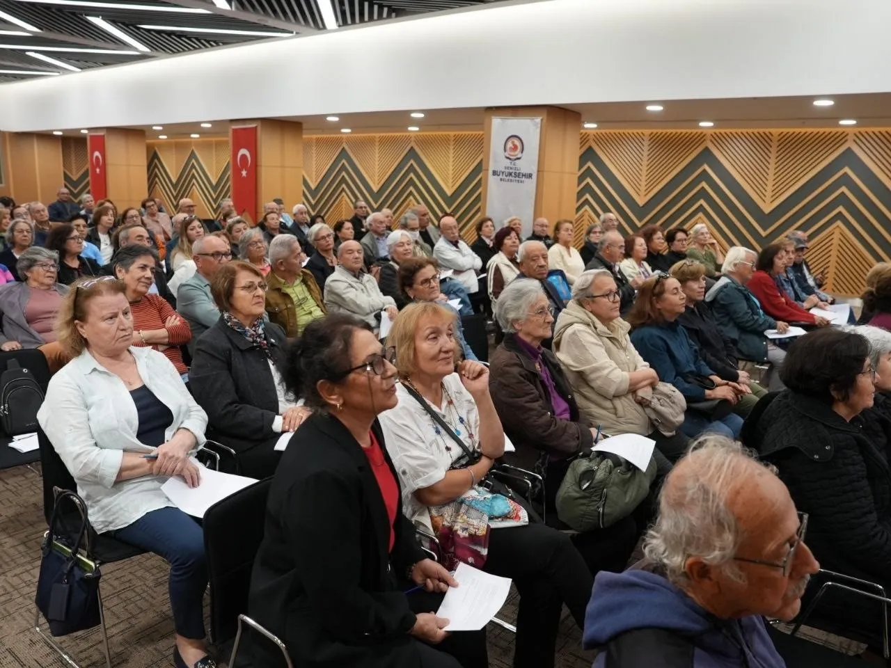 Dijital tuzaklara karşı kalkan oldular: Yaş almış bireylere özel güvenlik eğitimi