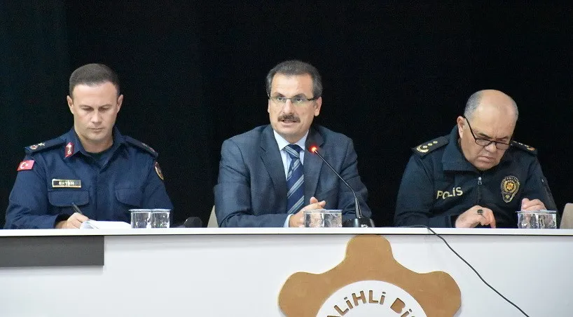 Salihli’de mevsimlik işçiler için seferberlik: Muhtarlar çözüm için bir araya geldi