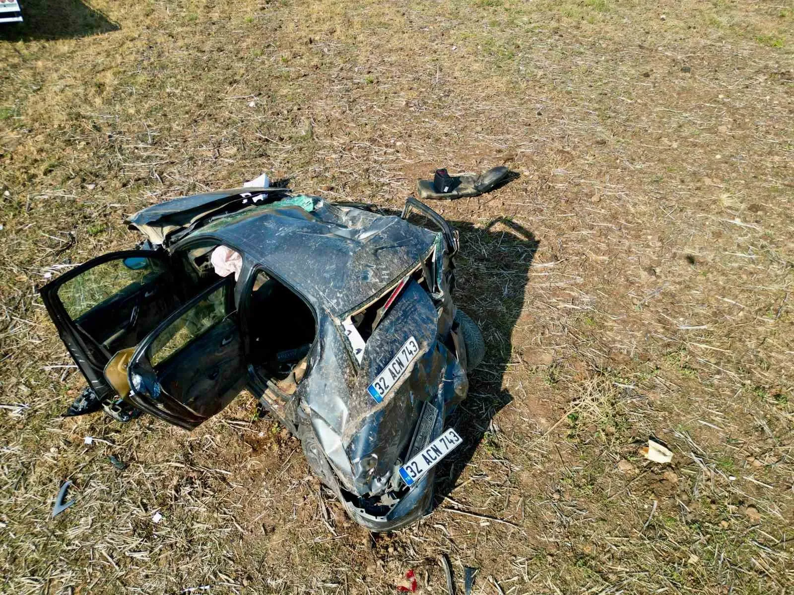 Bolvadin’de korkunç kaza: Hurdaya dönen araçtan sağ çıktı