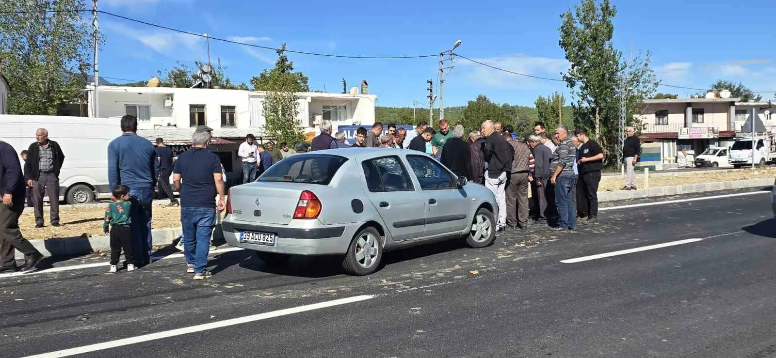 Seydikemer'de acı sabah: Yolun karşısına geçmek isterken canından oldu