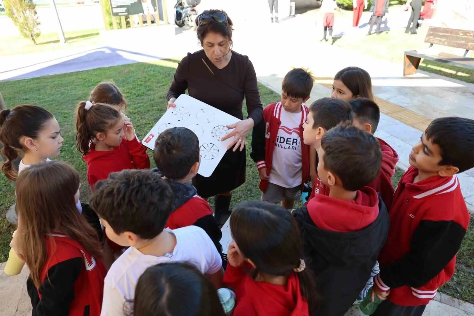 Efeler'de bilim ve Cumhuriyet coşkusu bir arada yaşandı