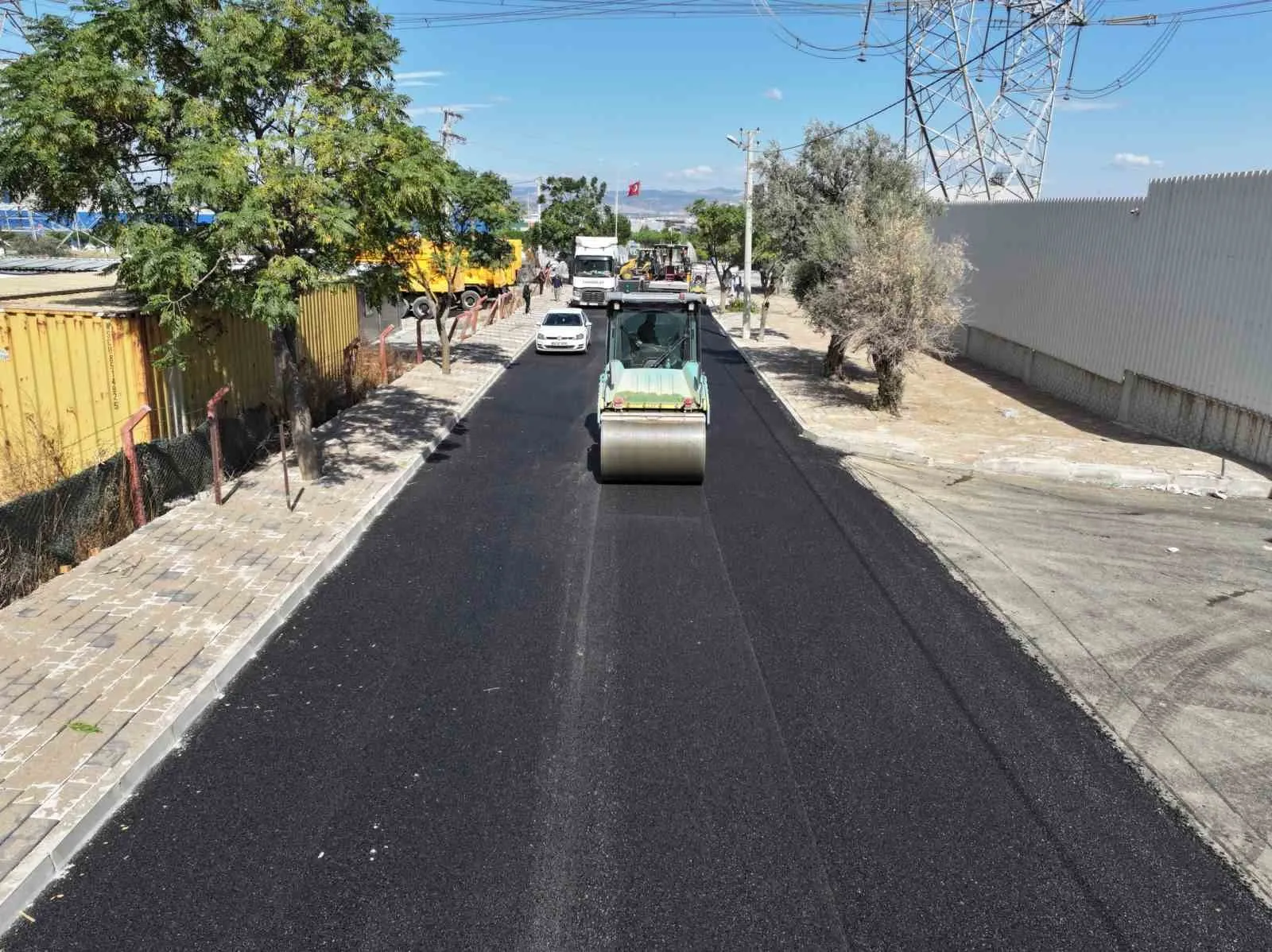 Emlakdere’de ulaşım çilesi bitti: Yollar modern asfaltla buluştu