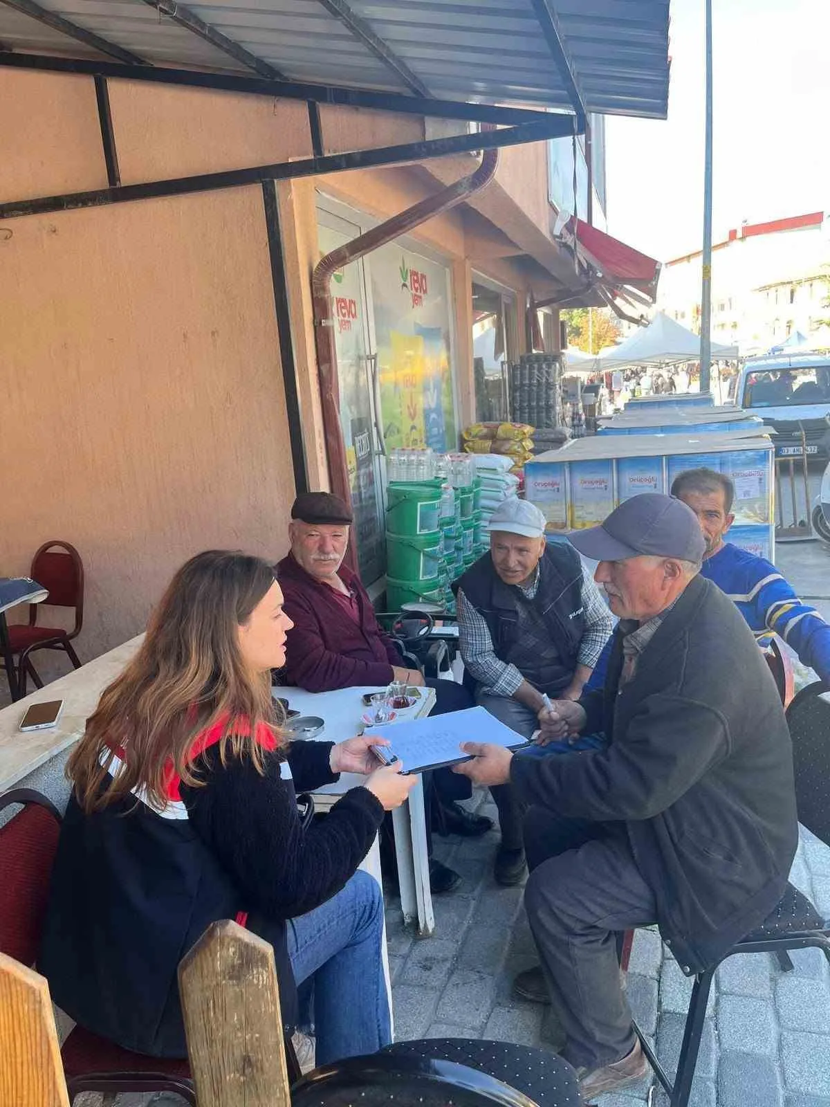 Afyonkarahisarlı çiftçinin sesi sahada yankılanıyor: Cuma buluşmalarıyla çözüm üretiliyor