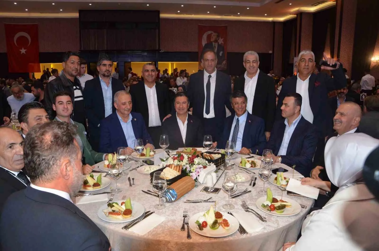 Bodrum’da Van rüzgarı: Siyaset ve kültür dünyası aynı sofrada buluştu