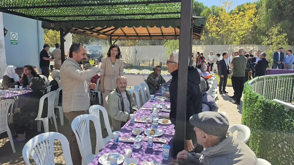 Muğla’da anlamlı buluşma: Gençler ve yaşlılar aynı sofrada birleşti