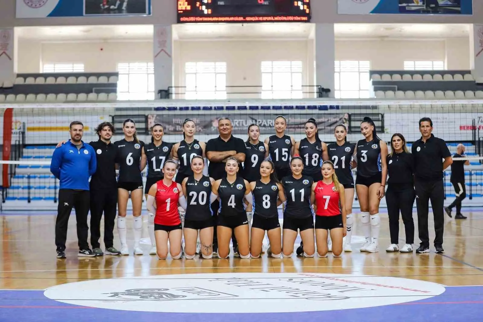 Turgutlu’nun Sultanları parkede fırtına gibi esti: Sezona set vermeden giriş