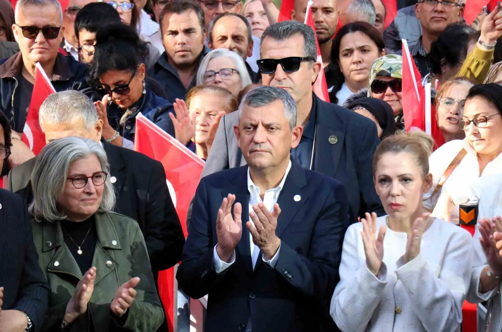Denizli’de 16 milyar liralık dev hamle: Özgür Özel’den yerel yönetimlere tam not