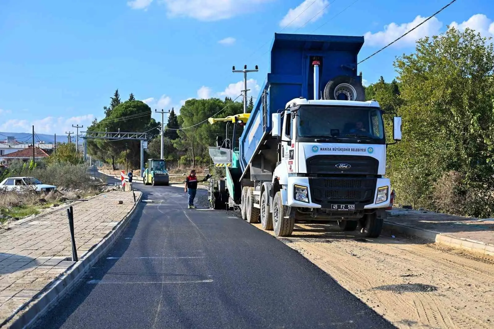 Köprübaşı’nda ulaşım konforu için düğmeye basıldı: Başkan Dutlulu çalışmaları yerinde denetledi