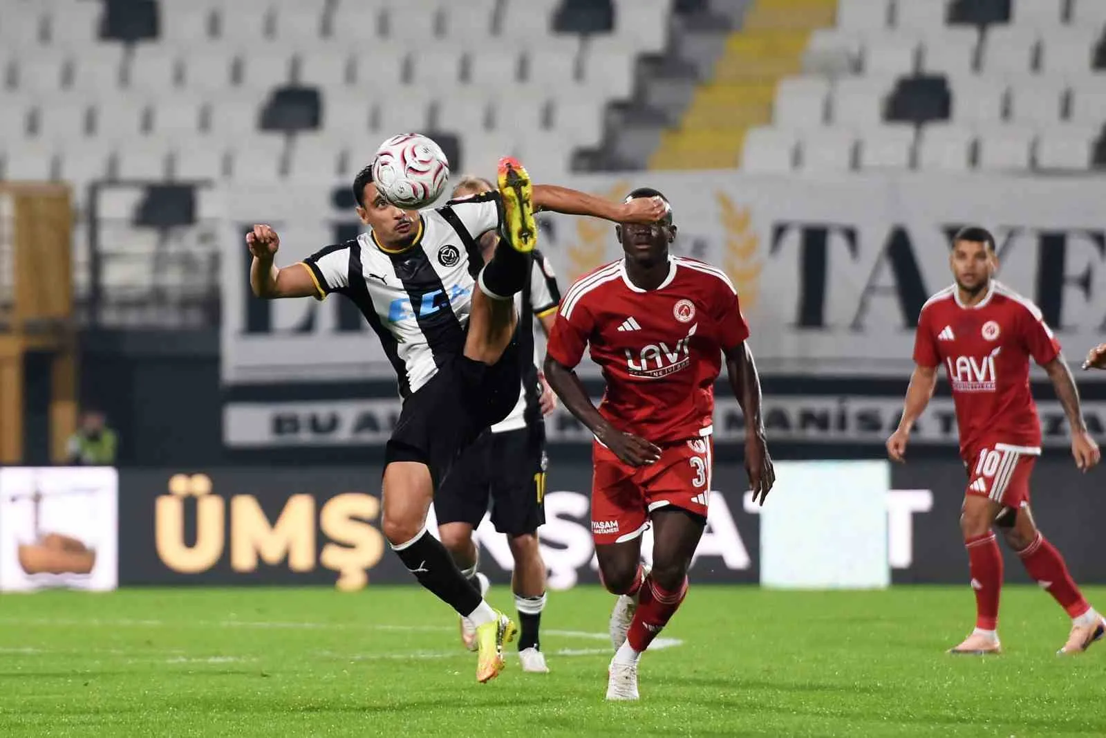 Manisa FK evinde geri döndü: Batman Petrolspor’a geçit yok