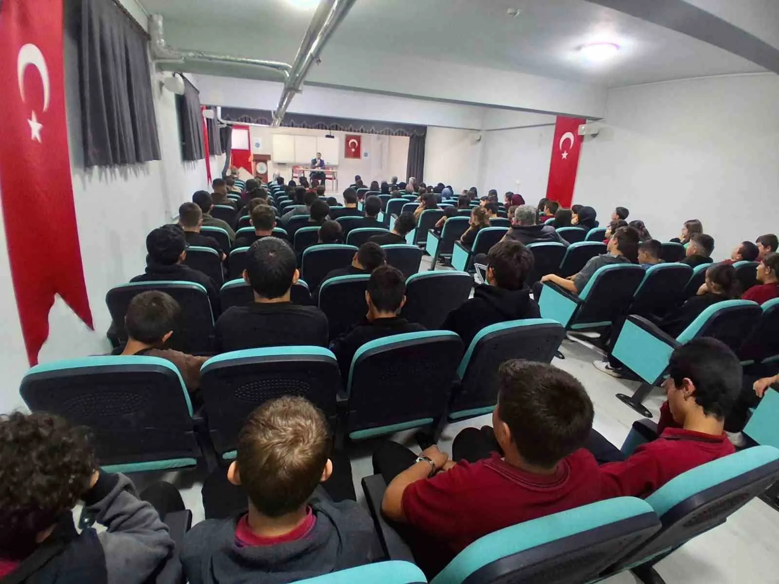 Bozdoğan'da gençler camilerin sosyal hayattaki rolünü konuştu