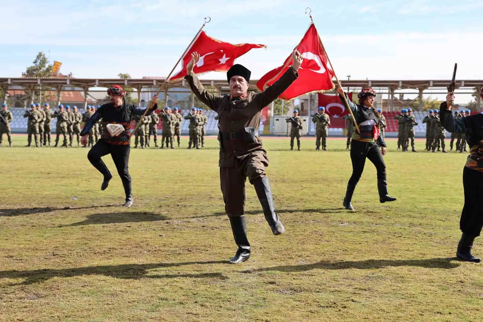 Söke’de 29 Ekim gururu: Cumhuriyet’in 103. yılı stadyumda devleşti