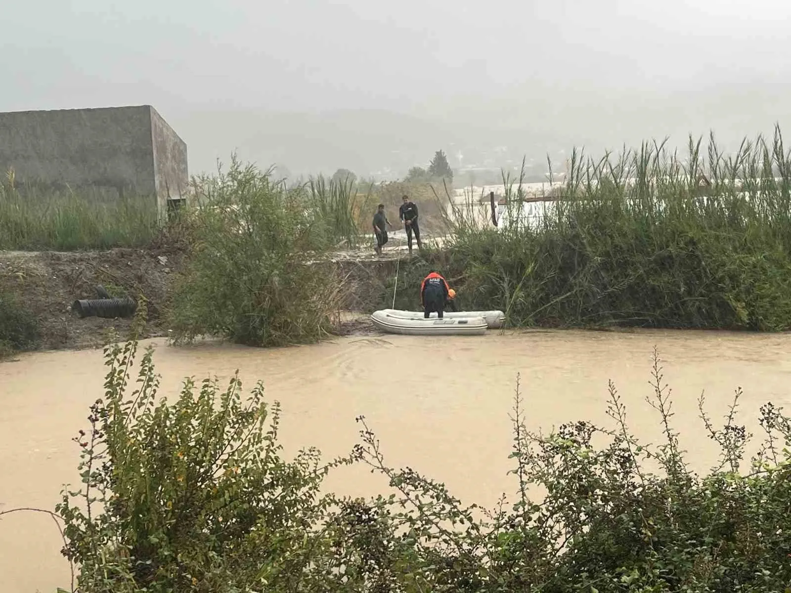 Dalaman'da kabus dolu saatler: Tersakan Çayı taştı, ilçe sular altında kaldı