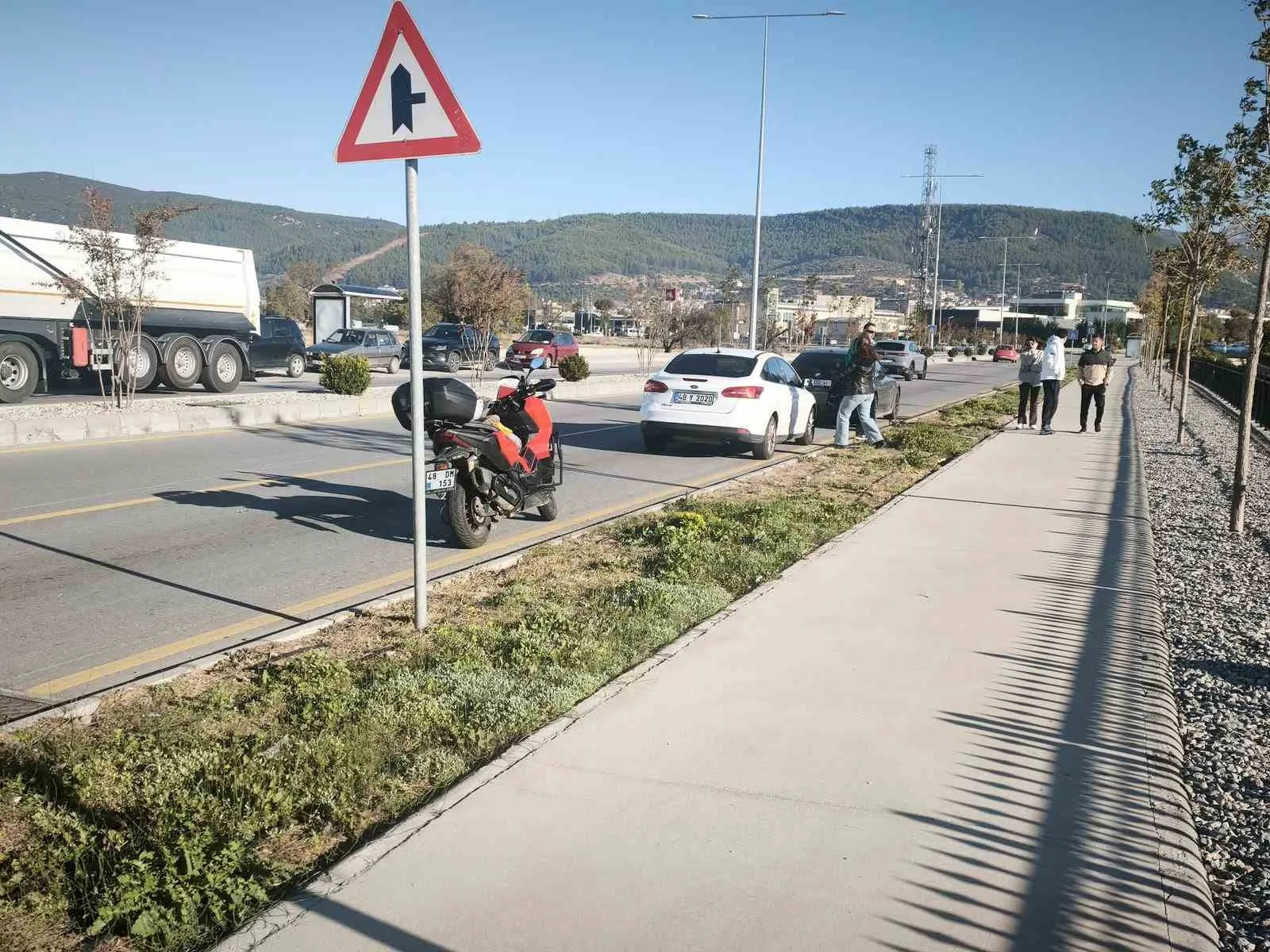 Menteşe'de trafik kazası: Motosiklet sürücüsü hastanelik oldu