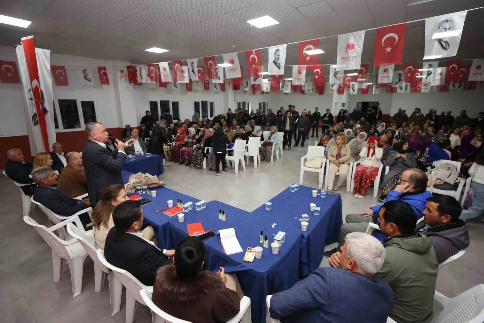 Yunusemre'de makam odası değil saha mesaisi: Başkan Balaban'dan çözüm odaklı ziyaretler